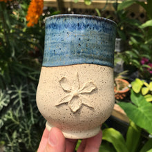 Load image into Gallery viewer, ORCHID THUMBLER W/ APPLIQUE -BLUE JEAN